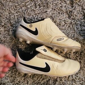 Nike Kids Soccer Cleats - Cream and Black